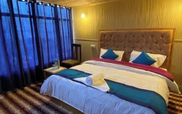 Alpine Cottage Pangong