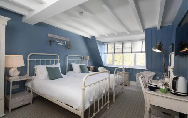 Lulworth Cove Inn