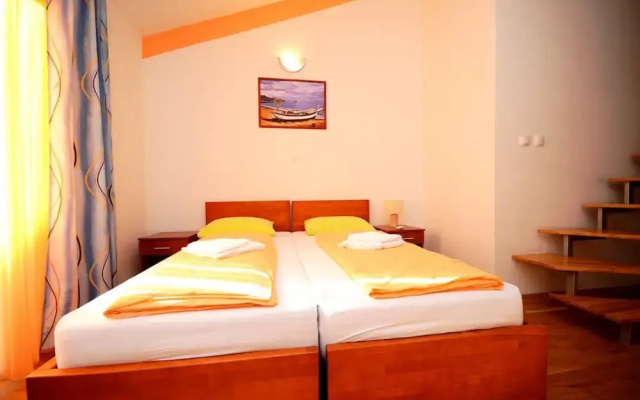 A6 - apt With 2 Balconies, 5 min Walking to Beach