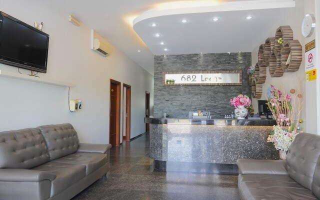 682 Lodge by OYO Rooms