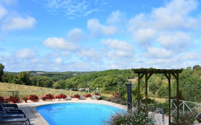 Lovely Holiday Home in Thedirac with Swimming Pool