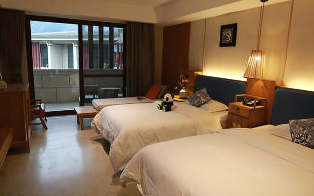 Qiliping Peninsula Hotel