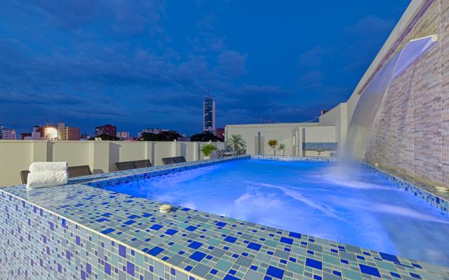 TAMA Hotel Granada Real Cali