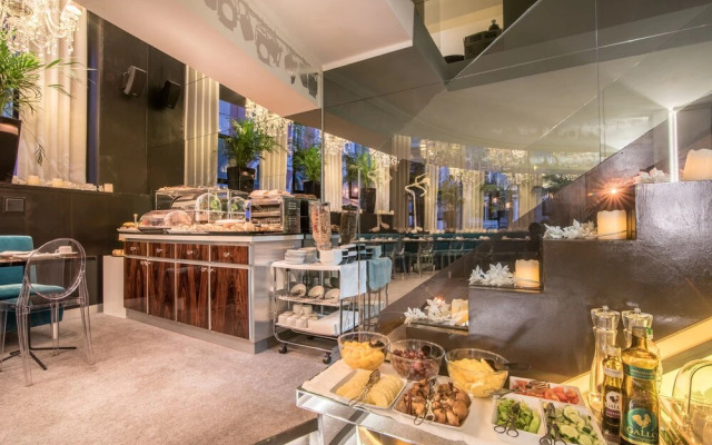 Teatro Boutique Rooms & Suites