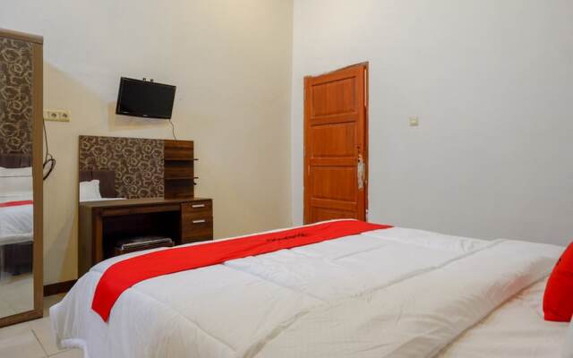 RedDoorz @ Jalan Pattimura Palu