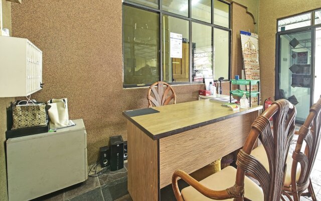 OYO 90702 Empire Inn 1