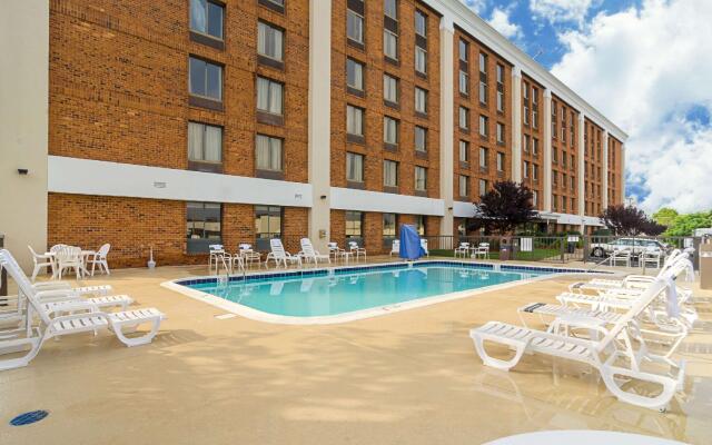 Holiday Inn Hotel and Suites Richmond West End by IHG