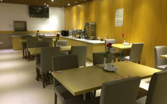 Motel 168 (Beijing Lishuiqiao Metro Station)