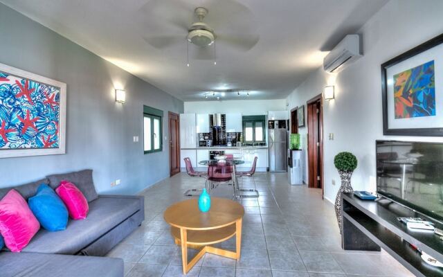 Lovely apartment with direct pool access