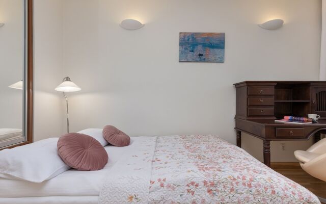 Apartment for Four in Warsaw by Renters