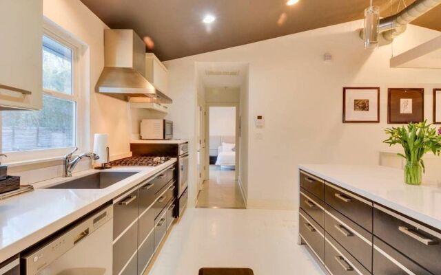 Ultimate Escape w/ Basketball Court by Domio