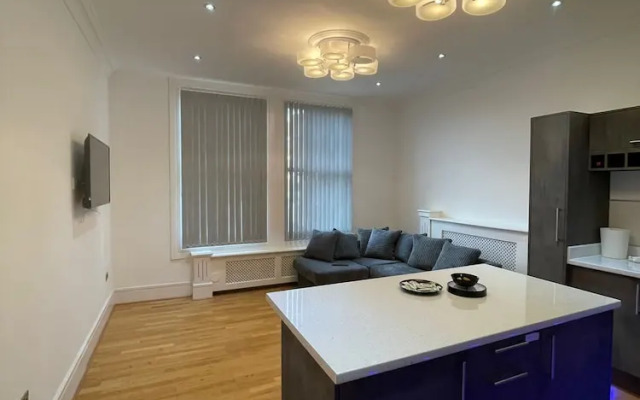 Impeccable 1 Bed Apartment in Wolverhampton