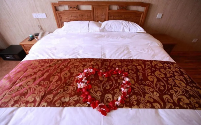 阳光纳里客栈(开封清明上河园店)