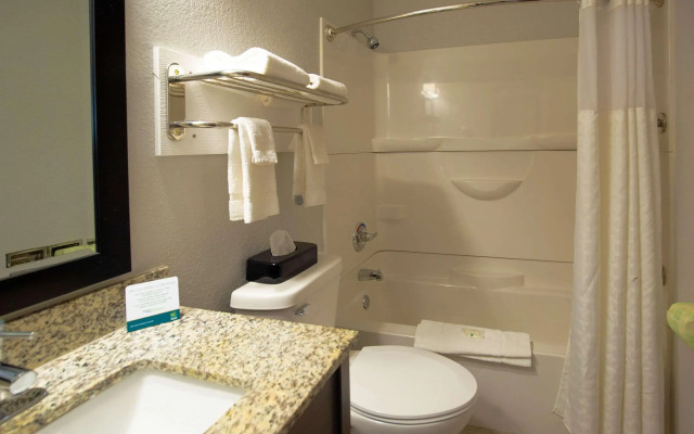 Quality Inn & Suites Hammond Near I-8090
