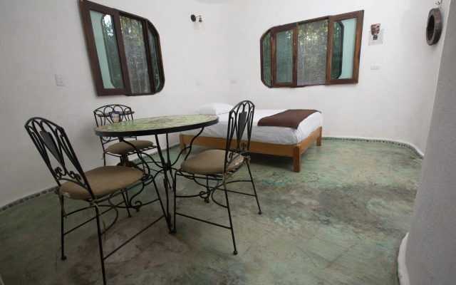 Jolie Jungle Eco Hotel