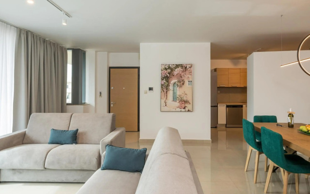 Trianon Luxury Apartments & Suites