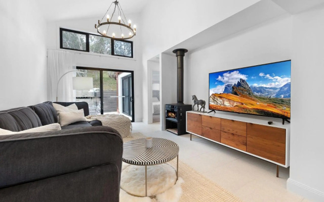 The Jindabread House