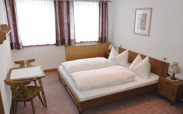 Stunning Apartment in Schnann With 2 Bedrooms and Wifi