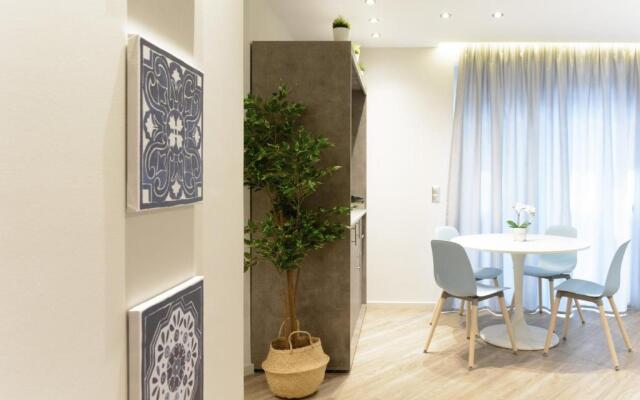 A24 Pristine & sunny suite near Plaka & Parthenon