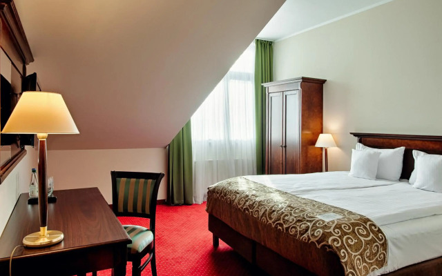 Grand Royal Hotel