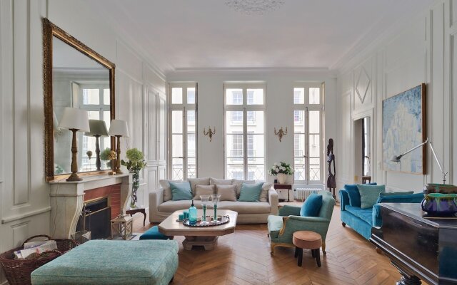 Luxurious apartment - l'ile Saint Louis