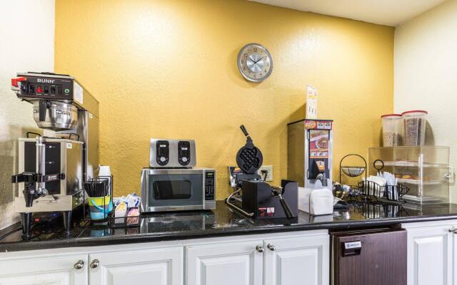 Rodeway Inn & Suites Houston near Medical Center