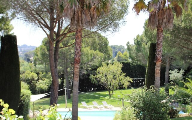 Luxurious Villa in Mougins With Swimming Pool