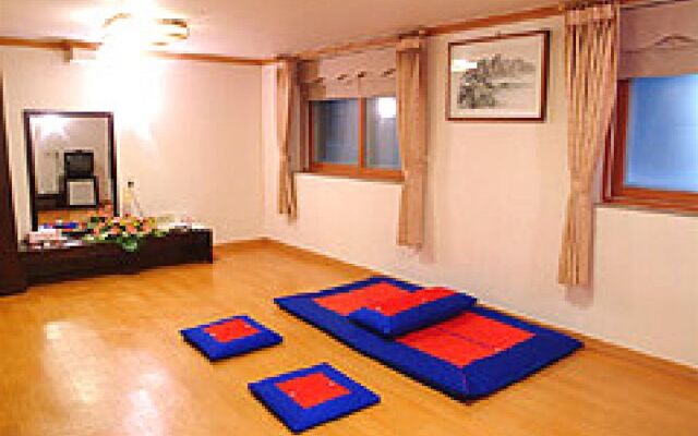 Jeonju Hansung Tourist Hotel