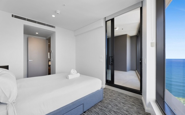 Luxe Oceanfront 1-bed High Rise With Pool & Gym – Guest Rooms – Gold Coast