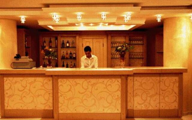 Oasis Hotel
