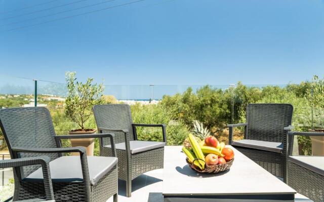 Thomas Villa Hersonissos - Private Pool - Sleeps 6