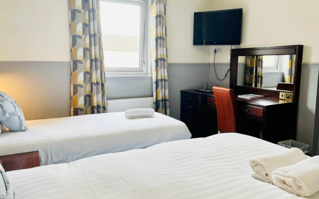 Lovat Hotel