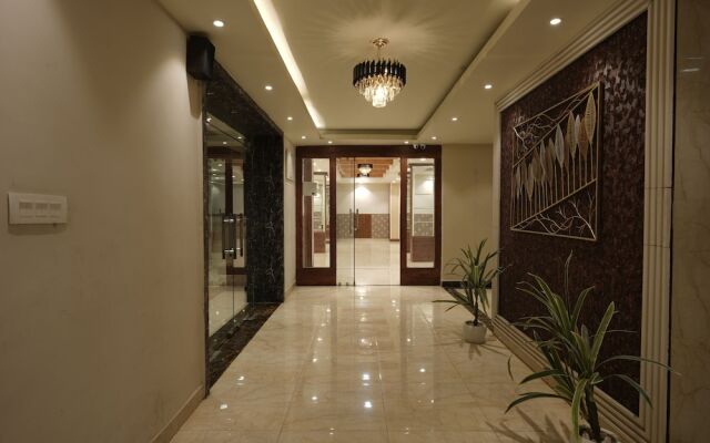 The Golden Crown Hotel Banquet & Cafe