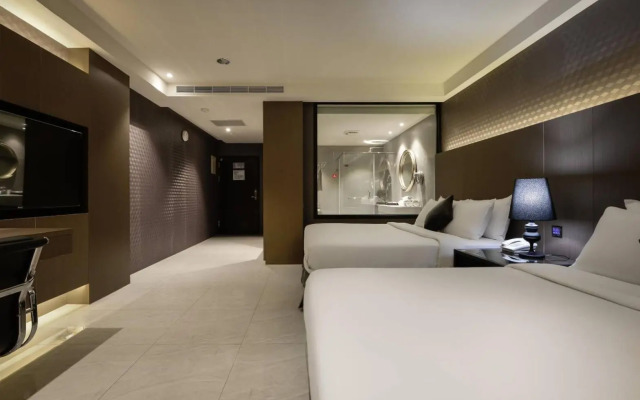 M hotel