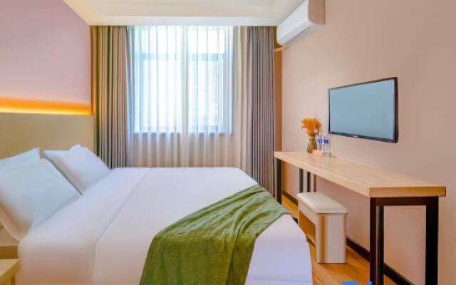 Tiange Express Hotel (Fuyang Wenfeng Park)