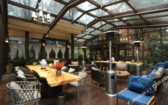 Baoshan Hotspring Hotel