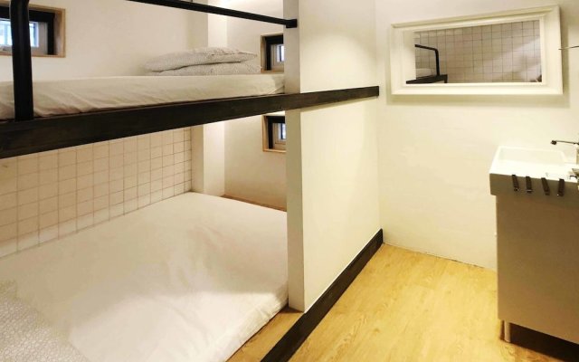 Seoul Cube Itaewon - Hostel