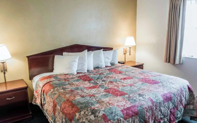 Suburban Studios Tallahassee near University