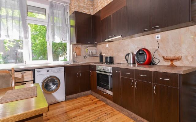 FM Deluxe 2-BDR Apartment - The Balkan