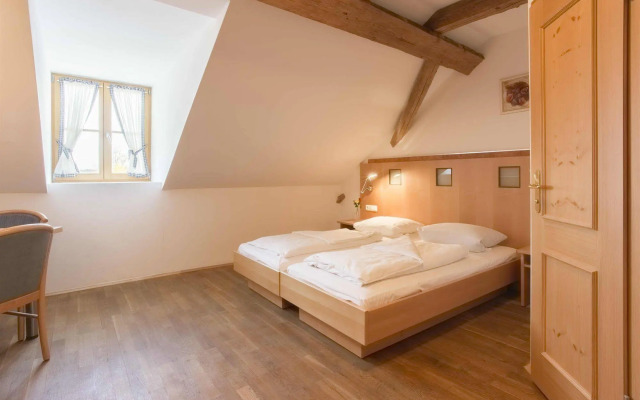 Landhotel & Gasthof Baiernrain