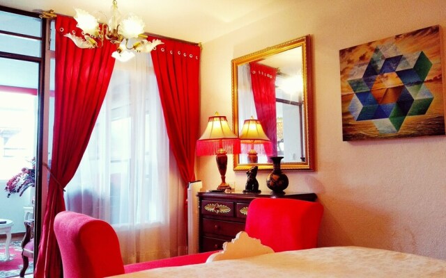 Romantic Suite, San Antonio Cali