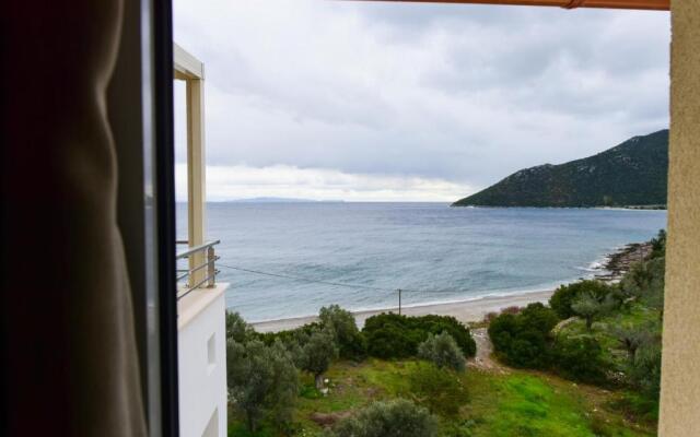 Nikole's Villa By The Sea 2