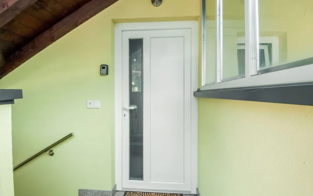 Nice Apartment in Sautens With a Cozy Terrace