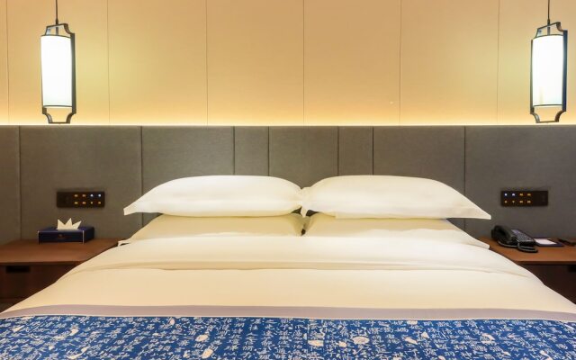 Yun-Ray Phoenix Hotel