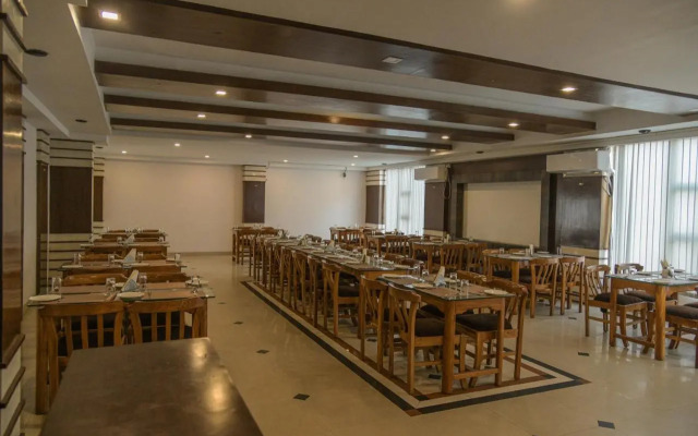 Earl Grey Hotel By OYO Rooms