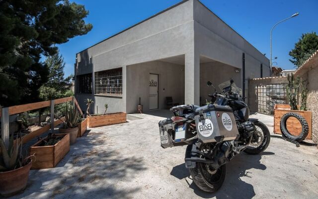 BMB Bed Motor Bike