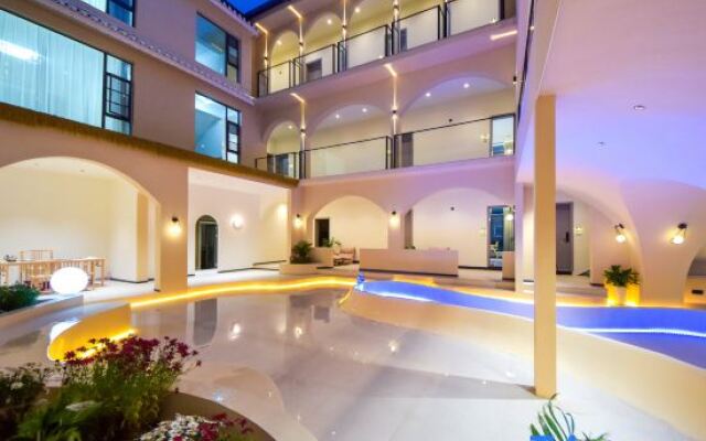 Xiaoluchenke Seaview Design Hotel (Dali Erhai Branch)