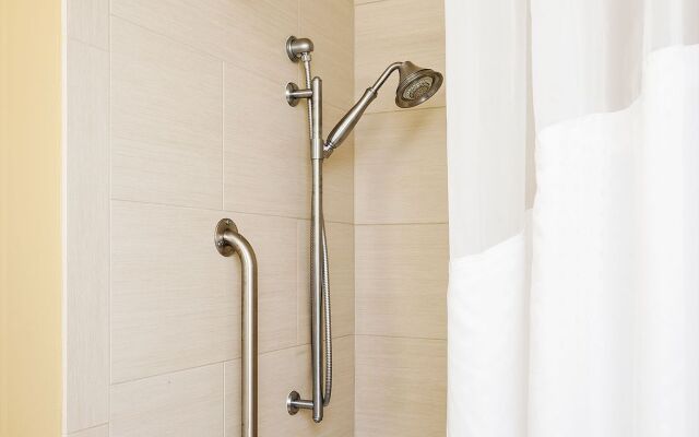 Holiday Inn Express Simi Valley by IHG