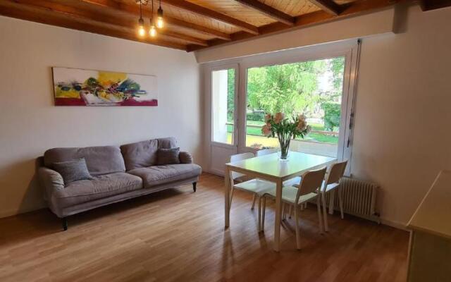 Pom'Verte-près du centre-ville et du lac -parking gratuit