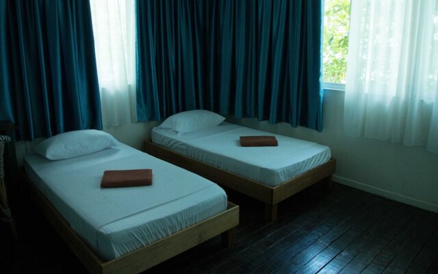 OYO 90980 Rainbow Island Sepanggar